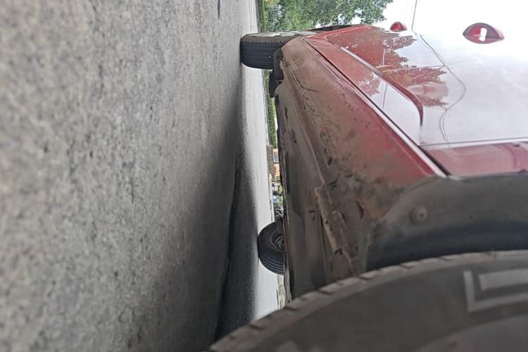 Used Skoda Fabia 2015 1.4L Automatic Front-Drive Model Right Side Sill