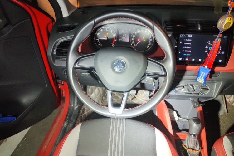 Used Skoda Fabia 2015 1.6L Automatic Sport Edition Steering Wheel
