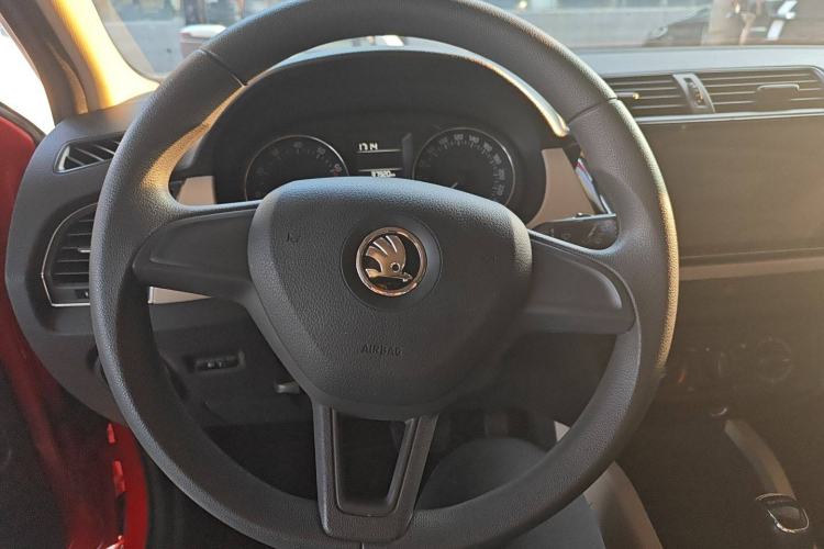 Used Skoda Fabia 2015 1.4L Automatic Chuanxing Edition Steering Wheel