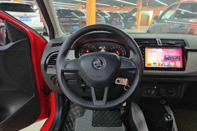 Used Skoda Fabia 2015 1.4L Automatic Chuanxing Edition Steering Wheel