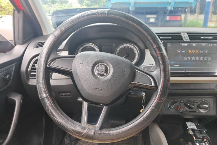 Used Skoda Fabia 2015 1.4L Automatic Chuanxing Edition Steering Wheel