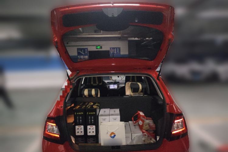 Used Skoda Fabia 2015 1.4L Automatic Front-Drive Model Trunk