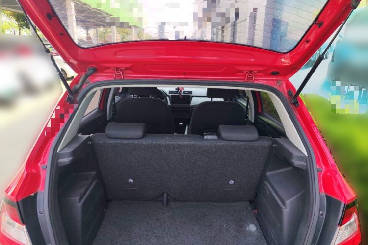 Used Skoda Fabia 2015 1.4L Manual Front-Wheel Drive Model Trunk