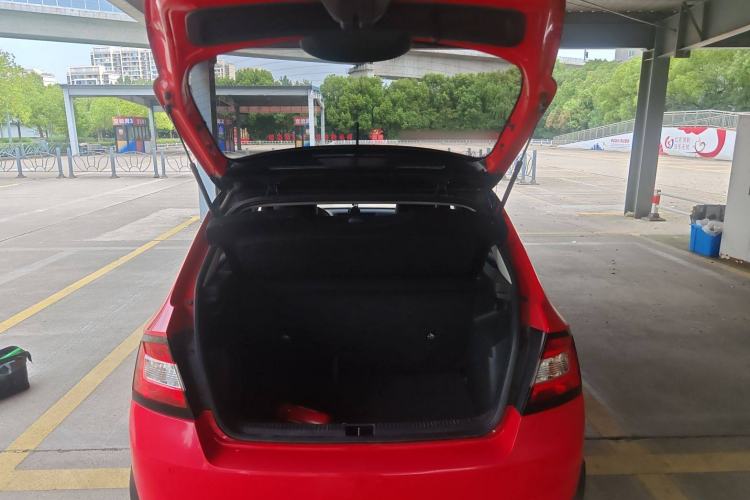 Used Skoda Fabia 2015 1.6L Automatic Sport Edition Trunk