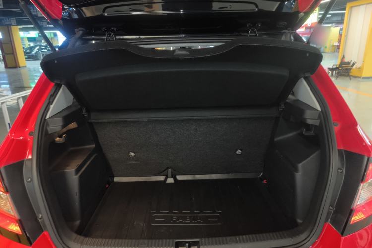 Used Skoda Fabia 2015 1.6L Automatic Sport Edition Trunk