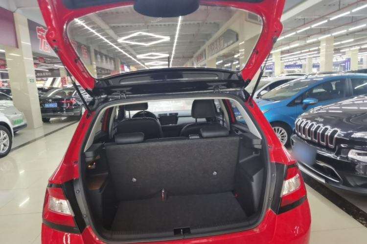 Used Skoda Fabia 2015 1.6L Automatic Sport Edition Trunk