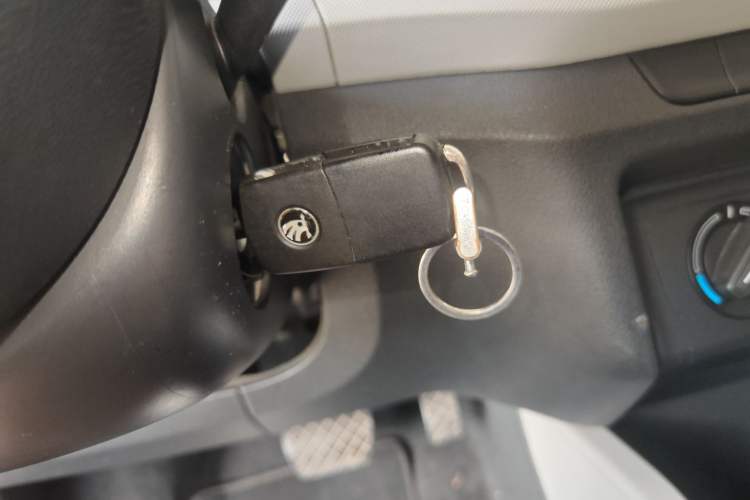 Used Skoda Fabia 2015 1.6L Automatic Sport Edition Vehicle Key