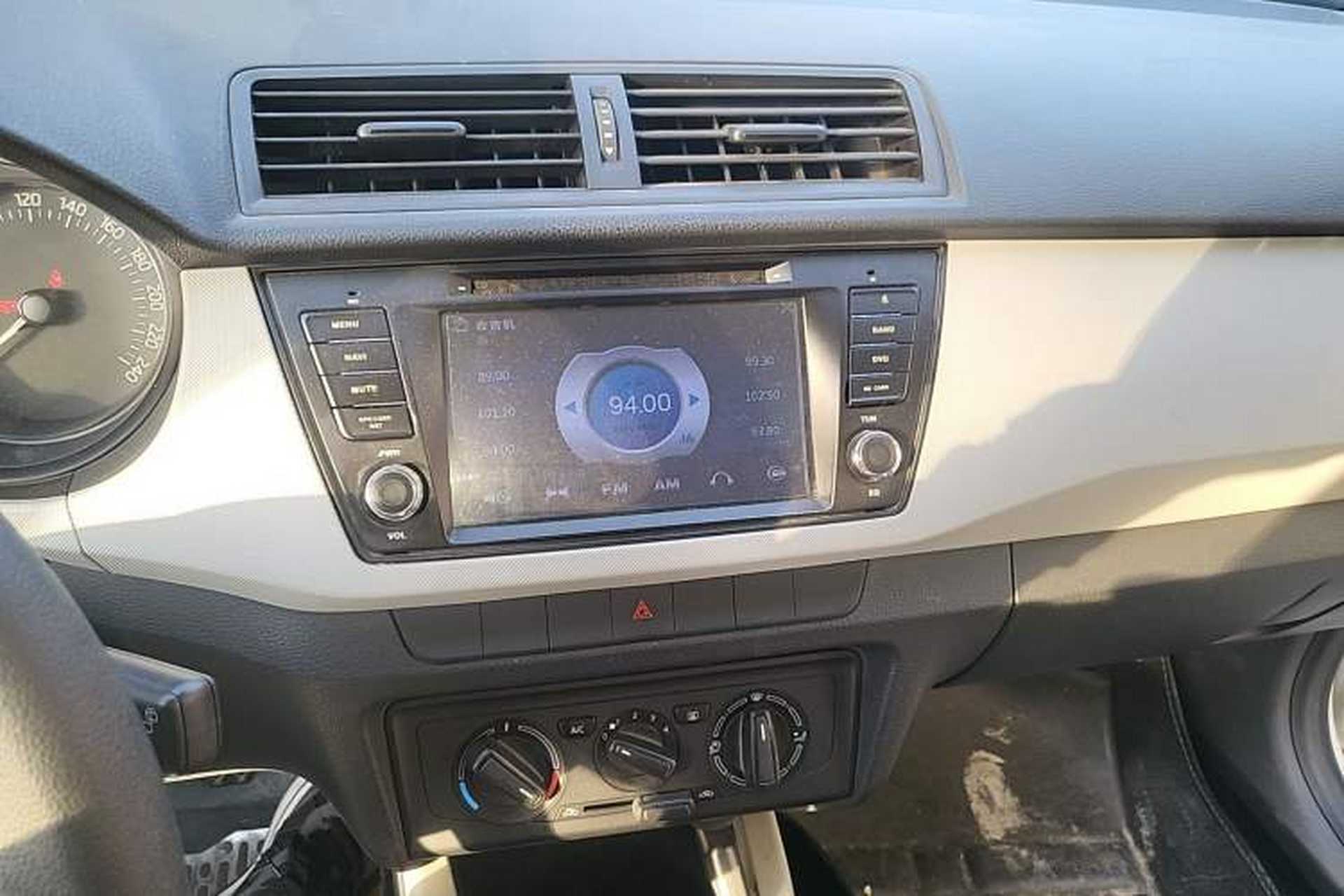 Used Skoda Fabia 2015 1.4L Manual Front-Wheel Drive Model Audio And AC Panel
