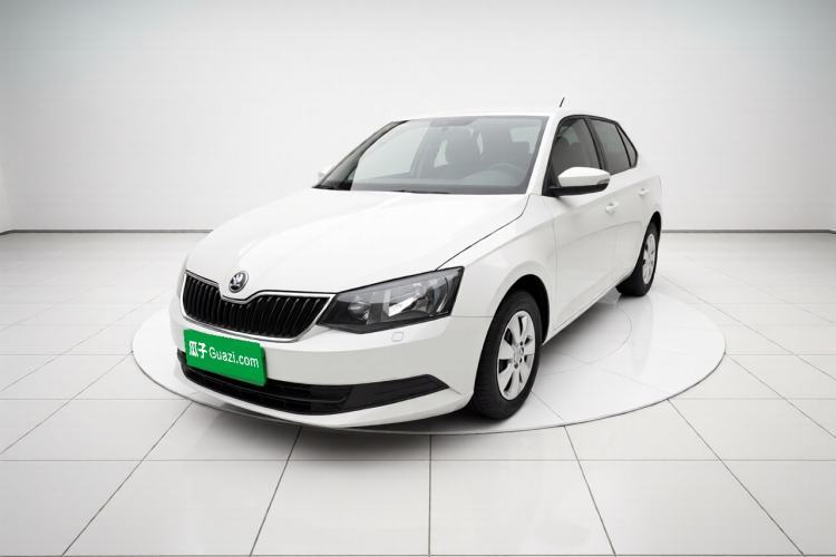Skoda Fabia 2015 1.4L Automatic Front-Drive Model usado Guazi used car, China used car export, Used car for sale, Used cars, Cheapest cars for sale