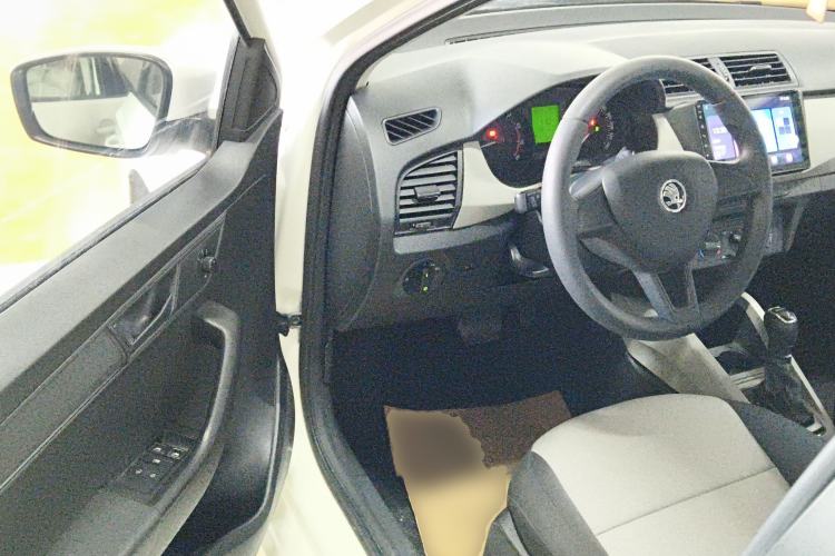 Used Skoda Fabia 2015 1.4L Automatic Front-Drive Model Driver Seat