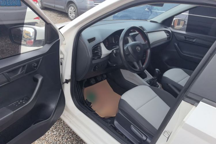 Used Skoda Fabia 2015 1.4L Manual Front-Wheel Drive Model Driver Seat