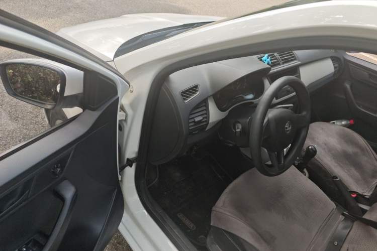 Used Skoda Fabia 2015 1.4L Manual Front-Wheel Drive Model Driver Seat