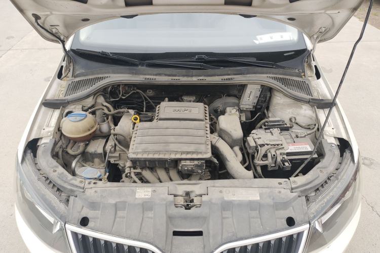 Used Skoda Fabia 2015 1.4L Automatic Front-Drive Model Engine Bay