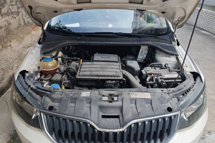 Used Skoda Fabia 2015 1.4L Automatic Chuanxing Edition Engine Bay