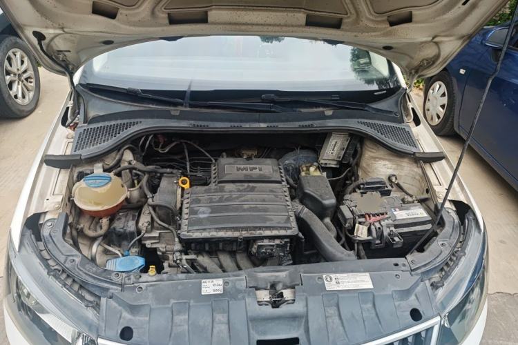 Used Skoda Fabia 2015 1.4L Automatic Front-Drive Model Engine Bay