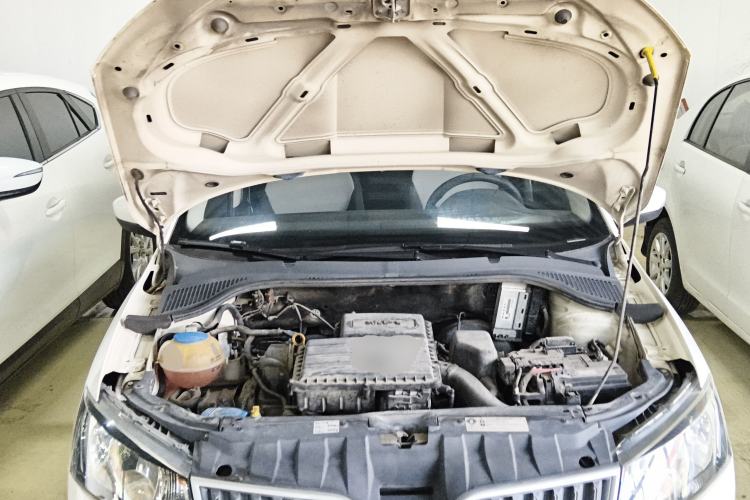 Used Skoda Fabia 2015 1.4L Automatic Front-Drive Model Engine Bay