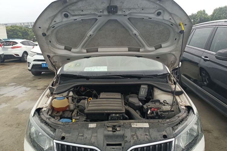 Used Skoda Fabia 2015 1.4L Automatic Chuanxing Edition Engine Bay