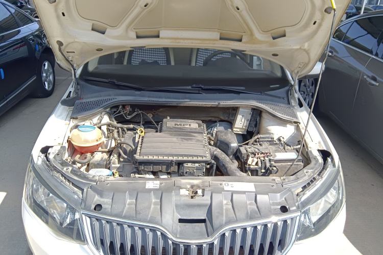 Used Skoda Fabia 2015 1.6L Automatic Chuanxing Edition Engine Bay