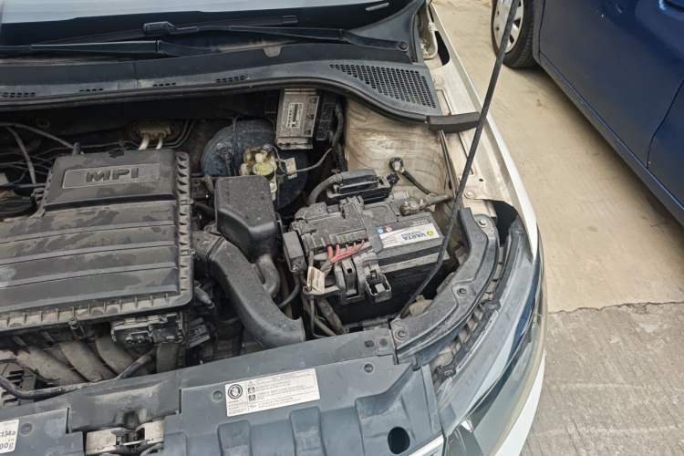 Used Skoda Fabia 2015 1.4L Automatic Front-Drive Model Engine Bay Left