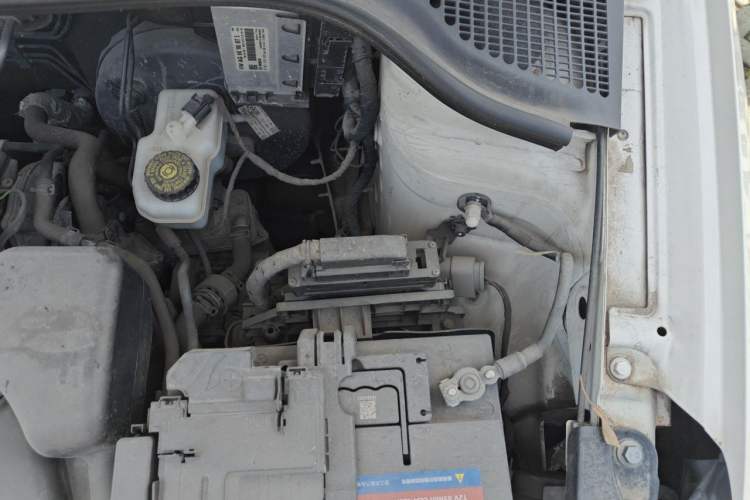 Used Skoda Fabia 2015 1.4L Automatic Chuanxing Edition Engine Bay Left