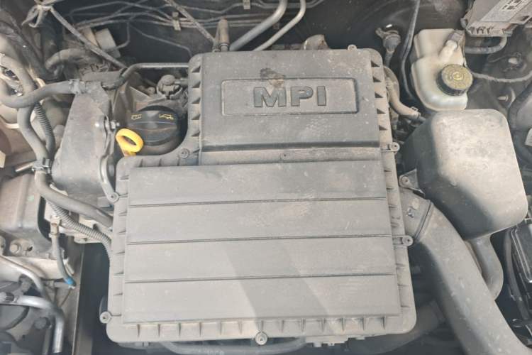 Used Skoda Fabia 2015 1.4L Manual Front-Wheel Drive Model Engine Bay