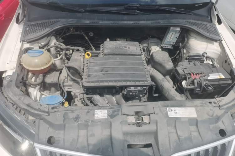 Used Skoda Fabia 2015 1.4L Automatic Front-Drive Model Engine Bay