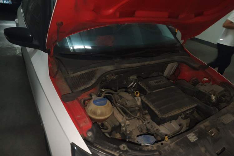Used Skoda Fabia 2015 1.6L Automatic Sport Edition Engine Bay Right