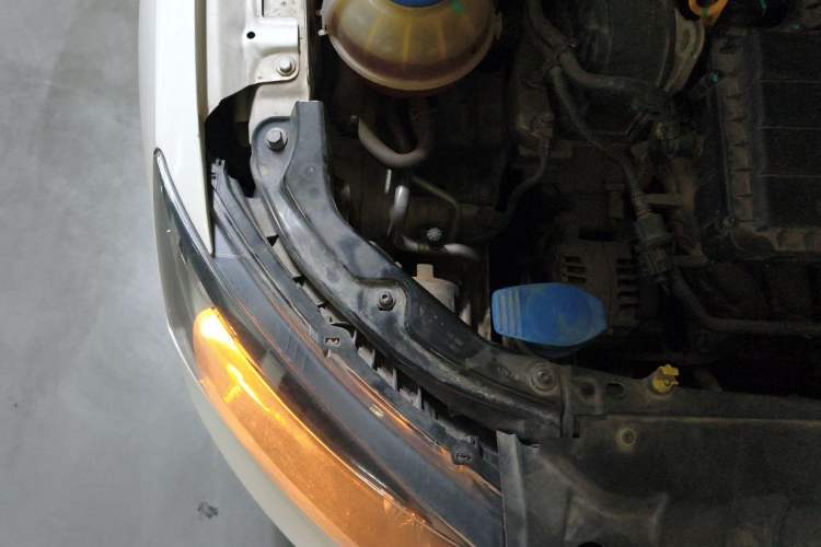 Used Skoda Fabia 2015 1.4L Manual Trend Edition Engine Bay Right