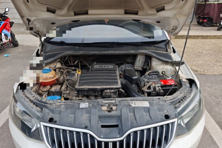 Used Skoda Fabia 2015 1.4L Automatic Front-Drive Model Engine Bay