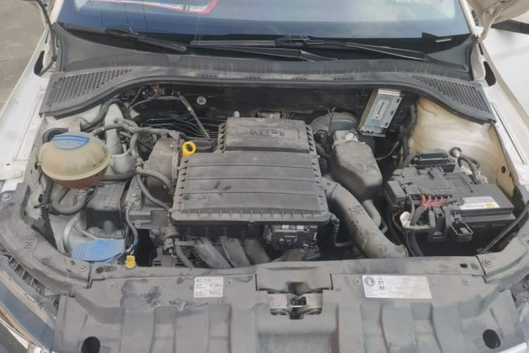 Used Skoda Fabia 2015 1.4L Automatic Front-Drive Model Engine Bay