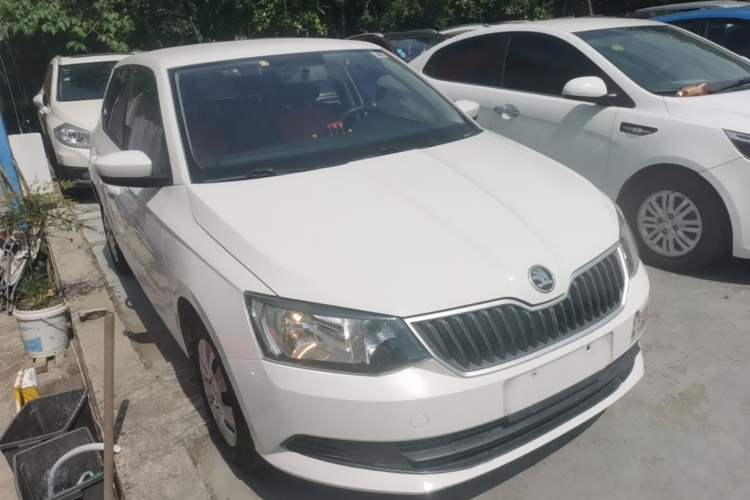 Used Skoda Fabia 2015 1.4L Automatic Front-Drive Model Exterior 1