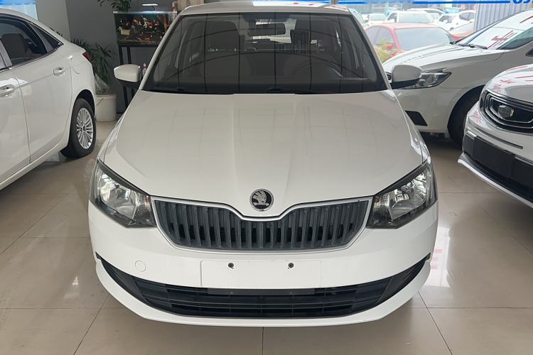 Used Skoda Fabia 2015 1.4L Manual Front-Wheel Drive Model Exterior 1