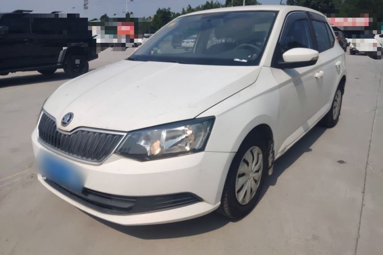 Used Skoda Fabia 2015 1.4L Manual Front-Wheel Drive Model Exterior 2