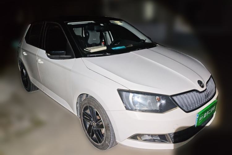 Used Skoda Fabia 2015 1.6L Automatic Sport Edition Exterior 2
