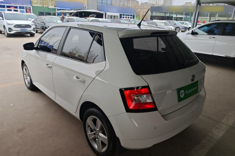 Used Skoda Fabia 2015 1.6L Automatic Chuanxing Edition Exterior 2
