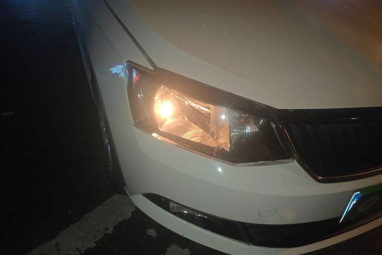 Used Skoda Fabia 2015 1.4L Automatic Chuanxing Edition Exterior 3