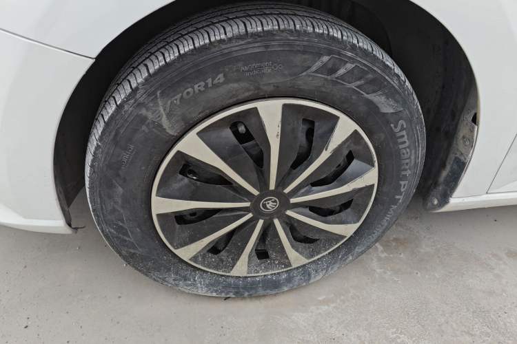 Used Skoda Fabia 2015 1.4L Automatic Front-Drive Model Exterior 3