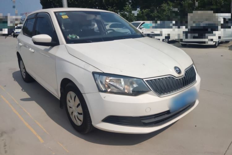 Used Skoda Fabia 2015 1.4L Manual Front-Wheel Drive Model Exterior 4