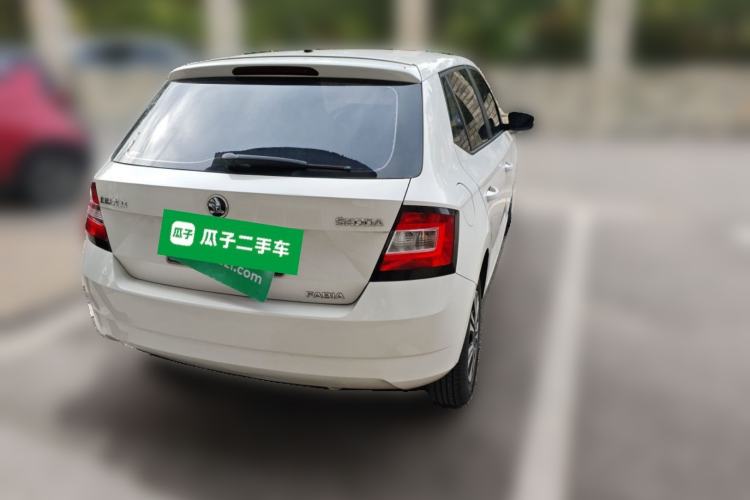 Used Skoda Fabia 2015 1.4L Automatic Front-Drive Model Exterior 5