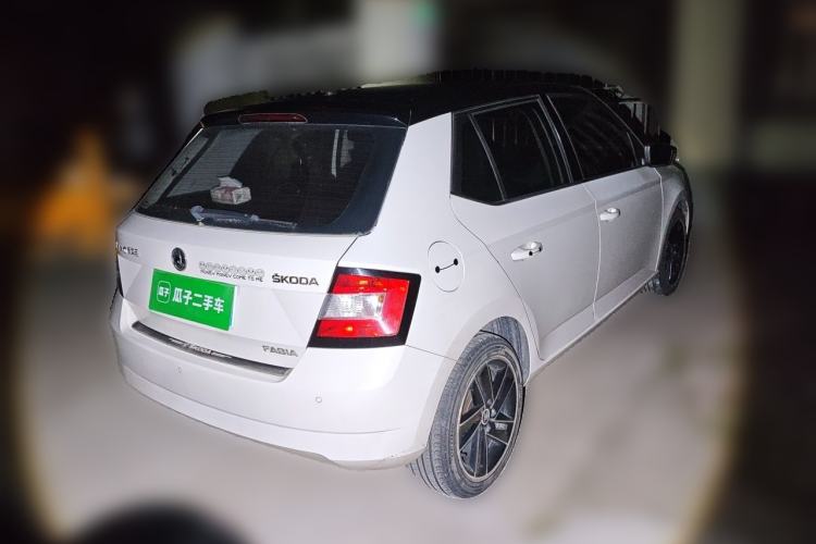 Used Skoda Fabia 2015 1.6L Automatic Sport Edition Exterior 5