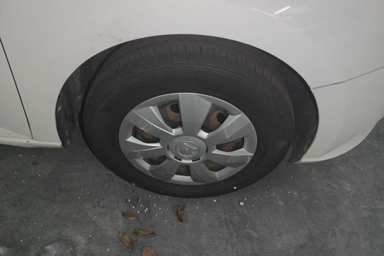 Used Skoda Fabia 2015 1.4L Manual Front-Wheel Drive Model Exterior 7