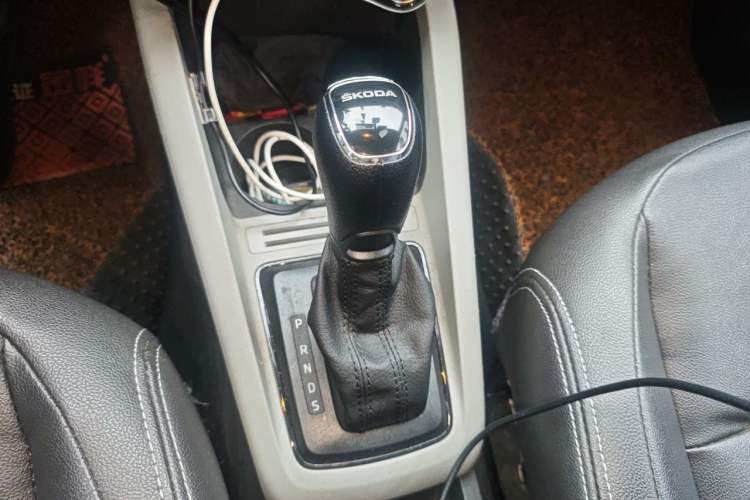 Used Skoda Fabia 2015 1.4L Automatic Front-Drive Model Gear Lever