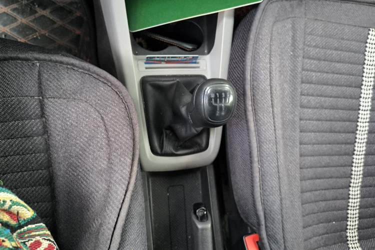 Used Skoda Fabia 2015 1.4L Manual Front-Wheel Drive Model Gear Lever