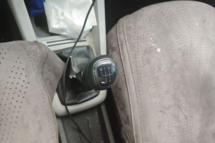 Used Skoda Fabia 2015 1.4L Manual Front-Wheel Drive Model Gear Lever