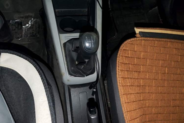 Used Skoda Fabia 2015 1.4L Manual Front-Wheel Drive Model Gear Lever