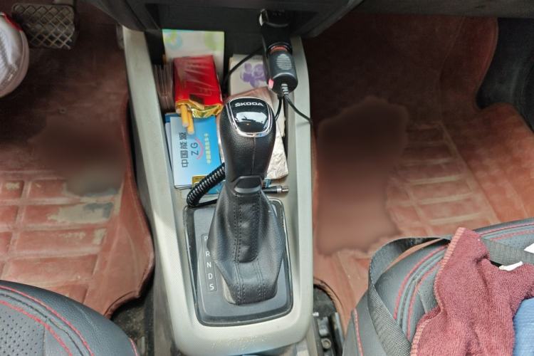 Used Skoda Fabia 2015 1.4L Automatic Front-Drive Model Gear Lever