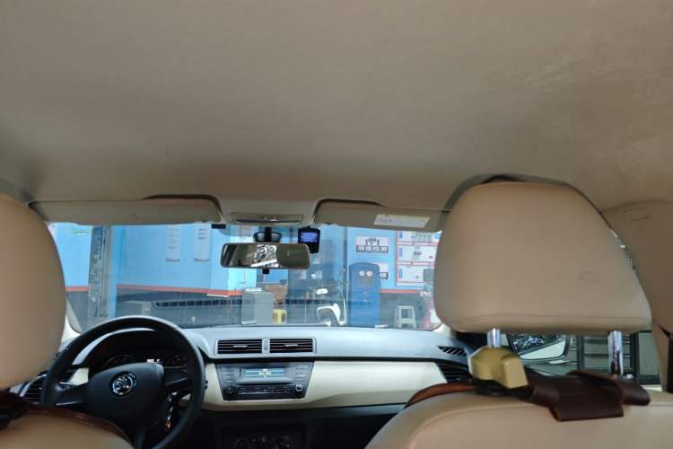 Used Skoda Fabia 2015 1.6L Automatic Chuanxing Edition Headliner