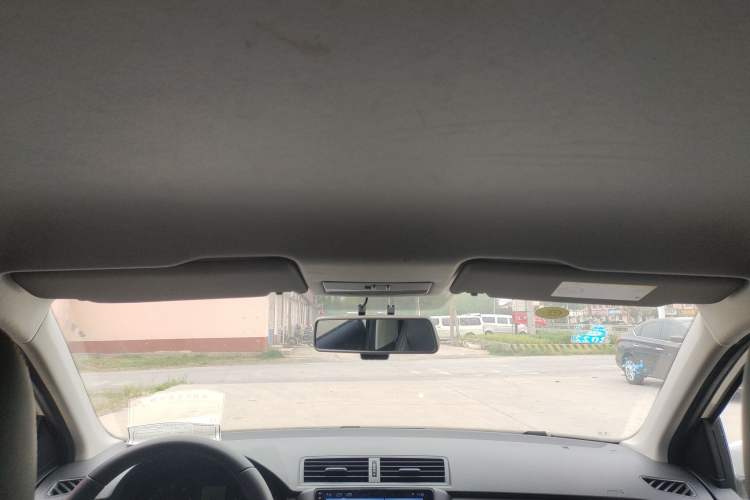 Used Skoda Fabia 2015 1.4L Automatic Front-Drive Model Headliner