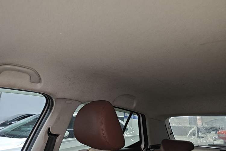 Used Skoda Fabia 2015 1.4L Automatic Front-Drive Model Headliner