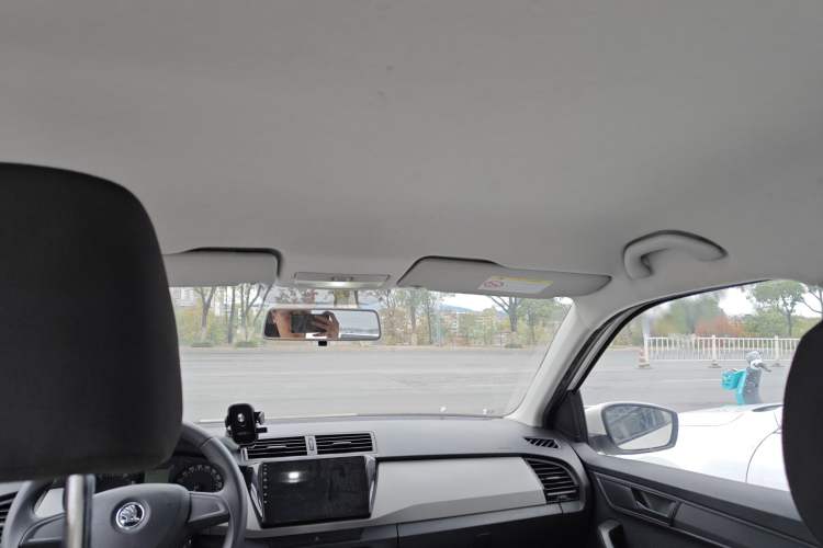 Used Skoda Fabia 2015 1.4L Automatic Front-Drive Model Headliner